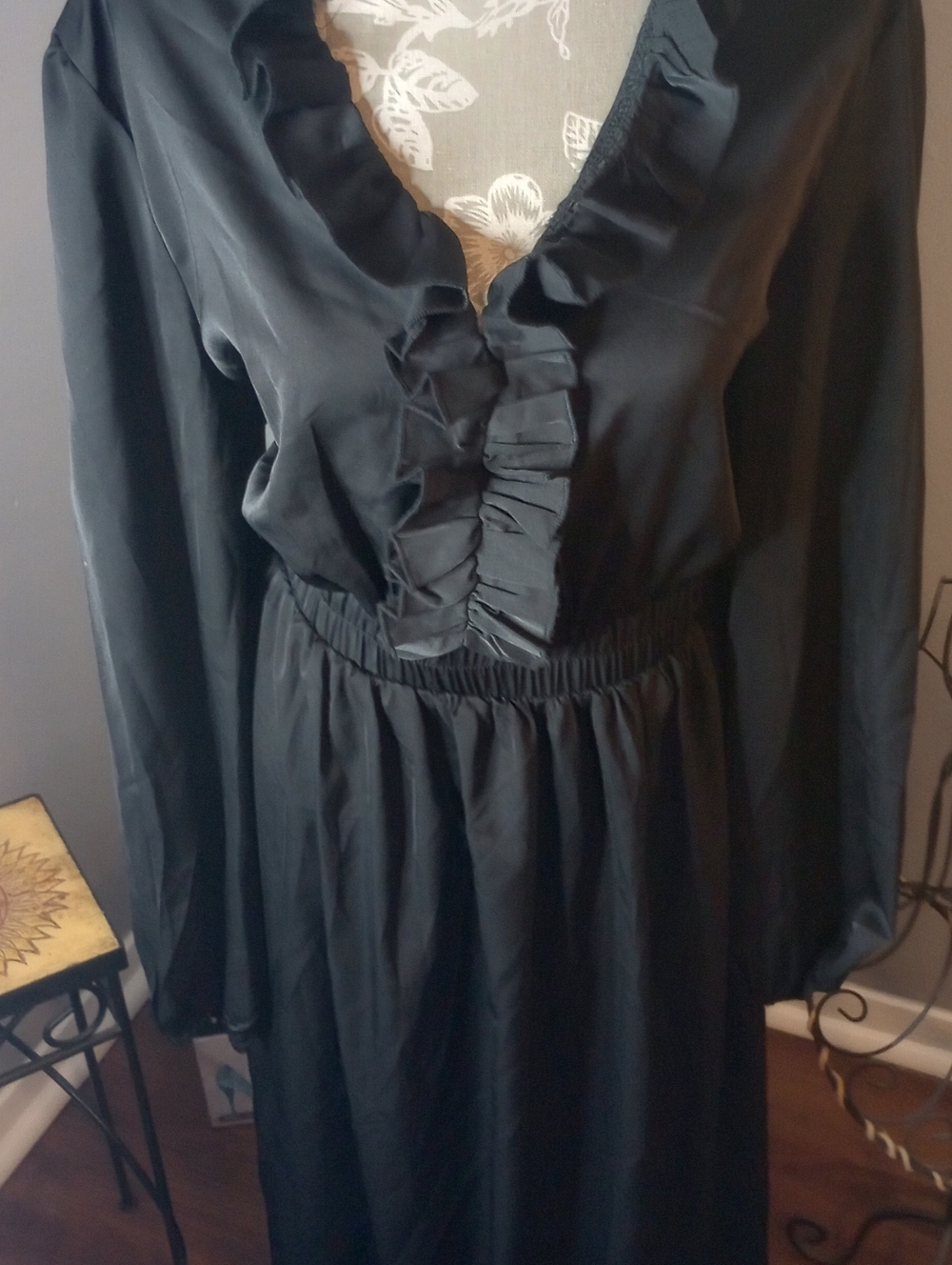 2 For $10 Black Ruffle V-Neck Long Sleeve Women's Dress Khol's - Picture 3 of 6